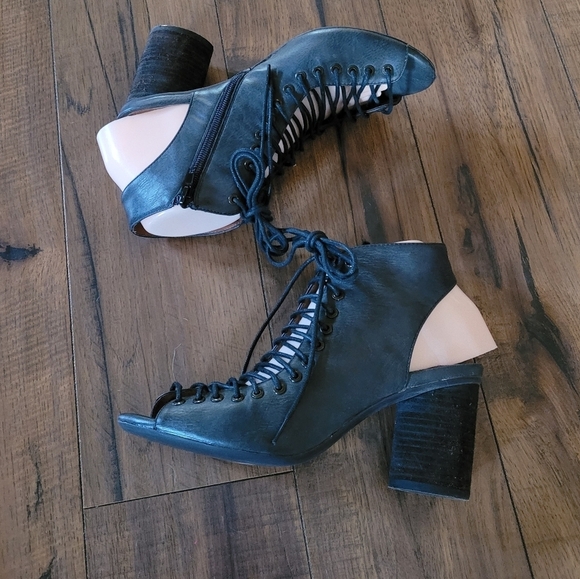 Jeffrey Campbell Covet Black‎ Gray Lace-Up Block Heel Sandals - Picture 2 of 6